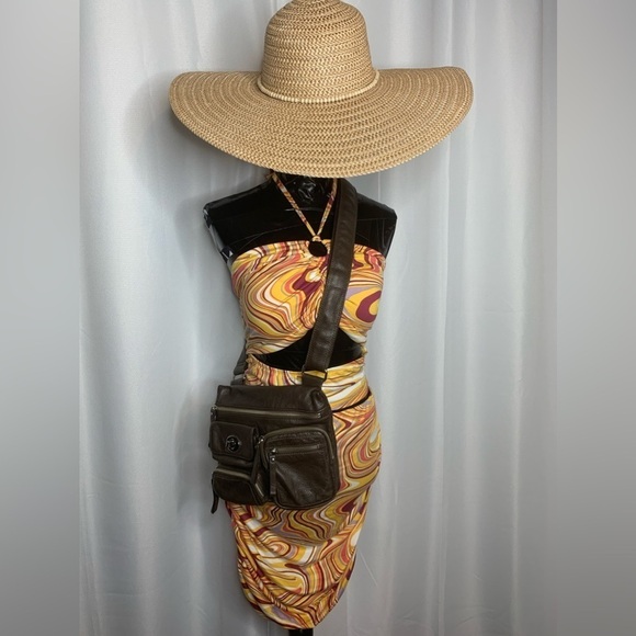 Psychedelic Design Ruched Ring Halter Top and Skirt - Picture 3 of 8